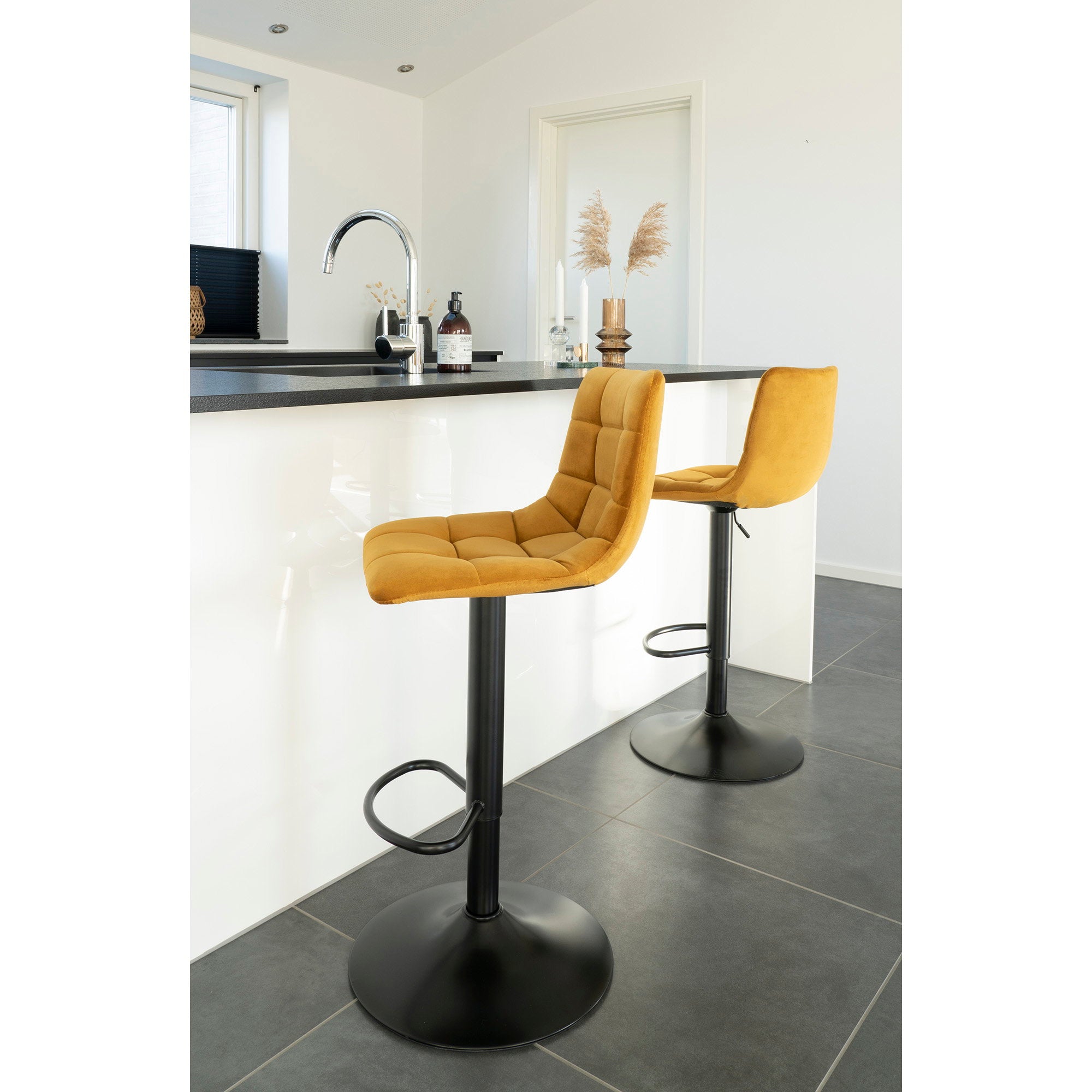 Set of 2 Middelfart Bar Chairs