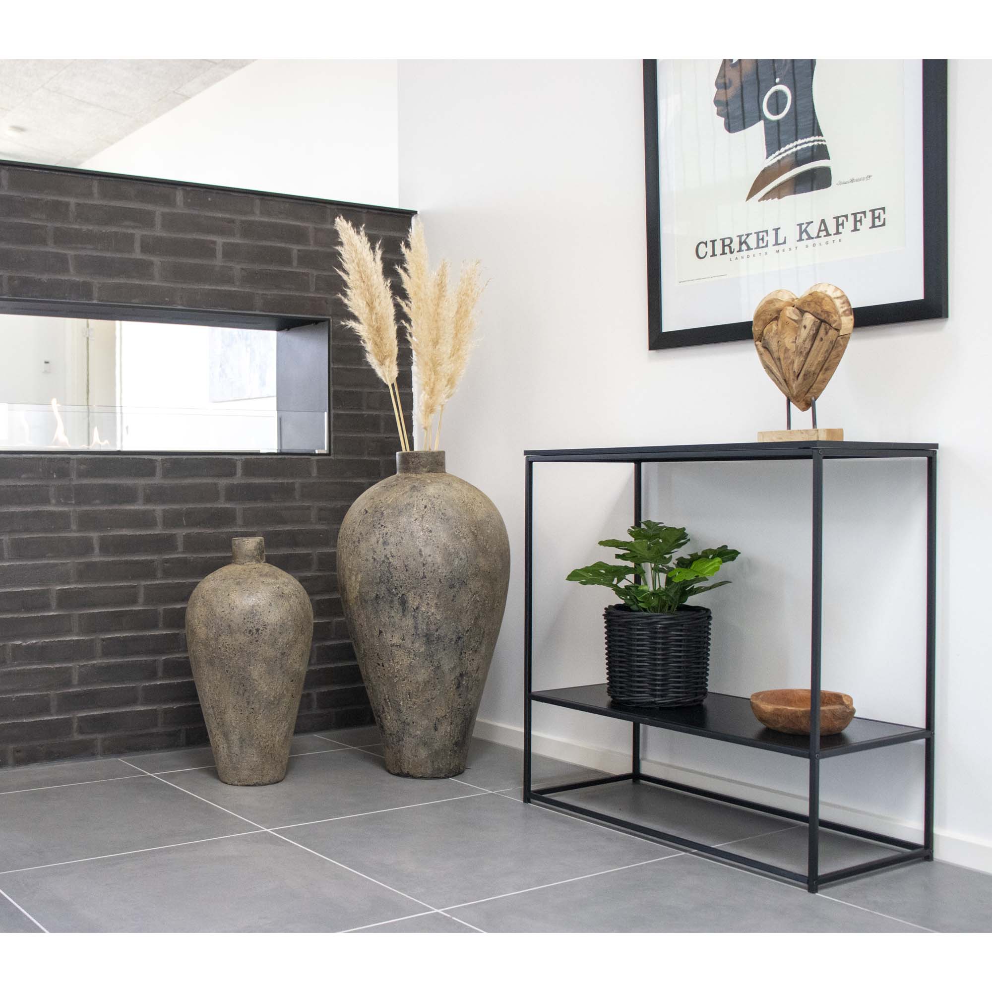 Vita Console table