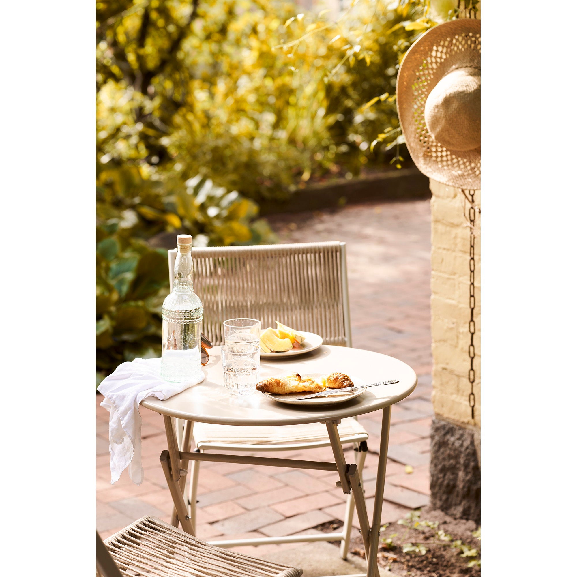 Arcas Bistro Set