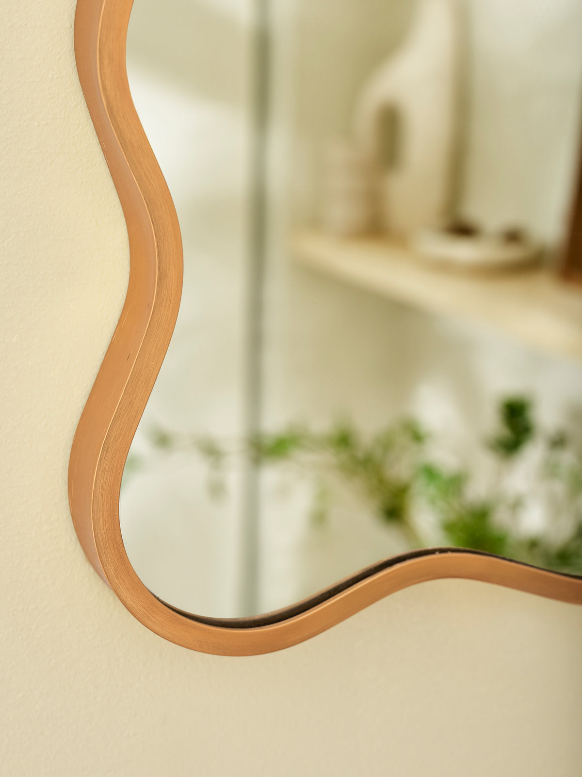 Stevie Wavy Edge Wall Mirror - Gold