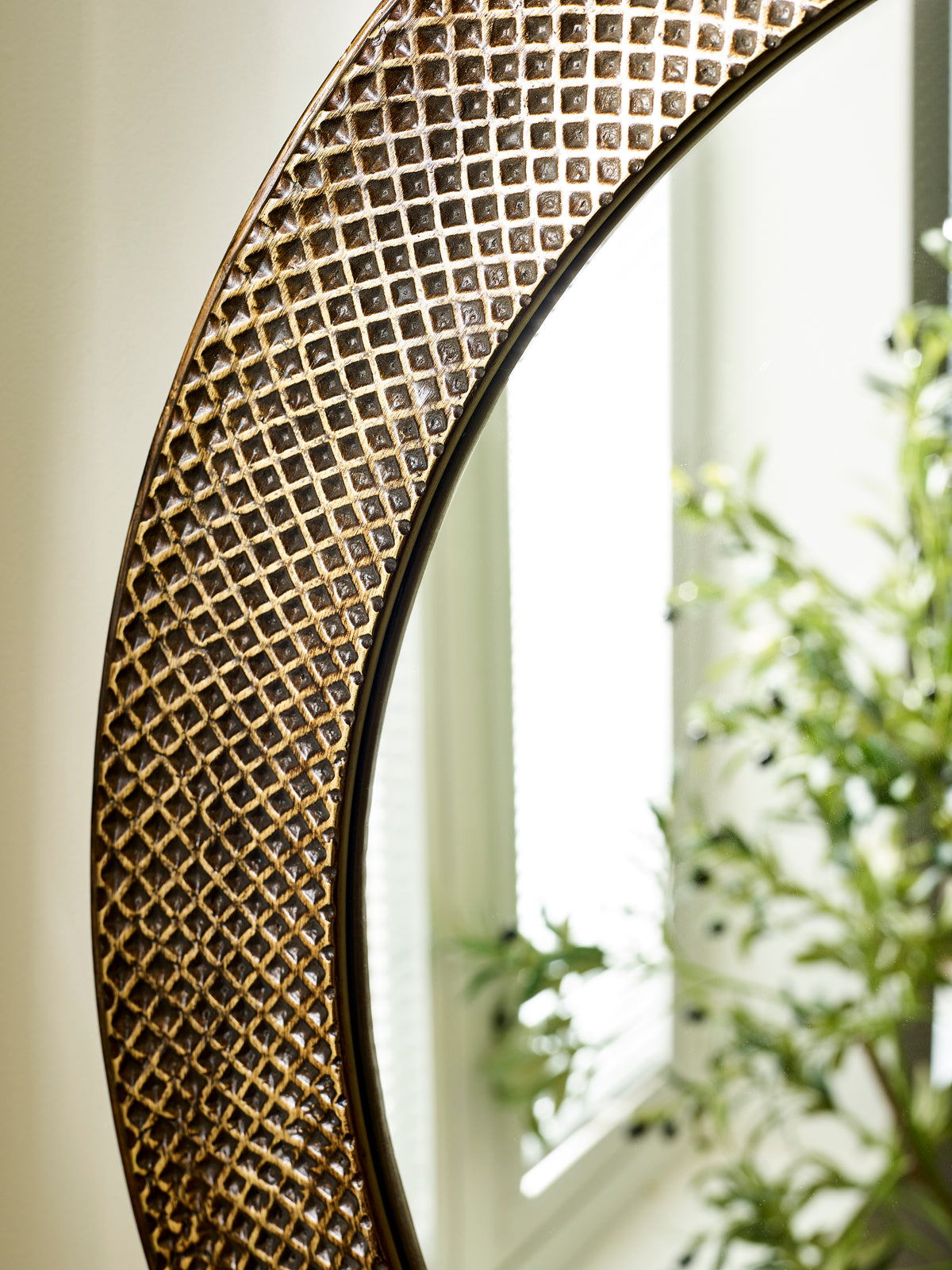 Iggy Round Wall Mirror - Brass Effect