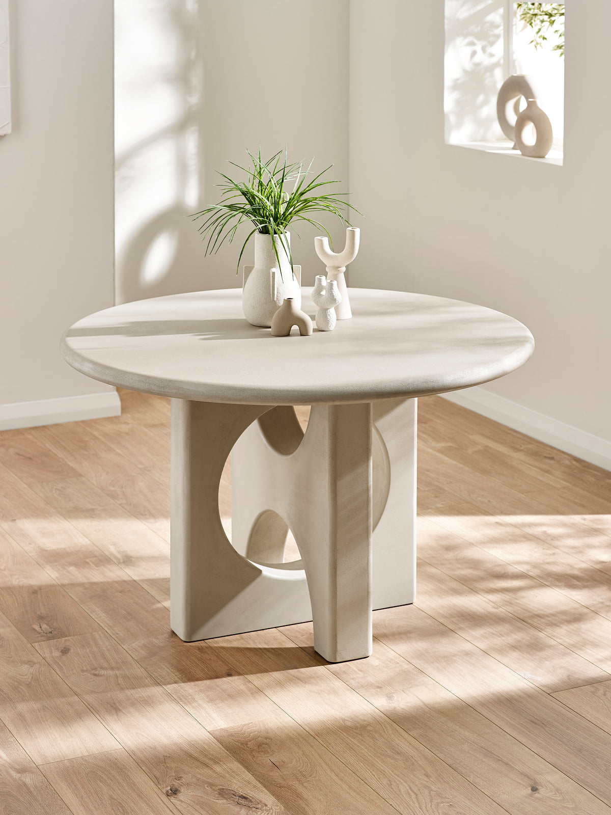 Thyra Round 4 Seater Dining Table - Grey Stone Effect