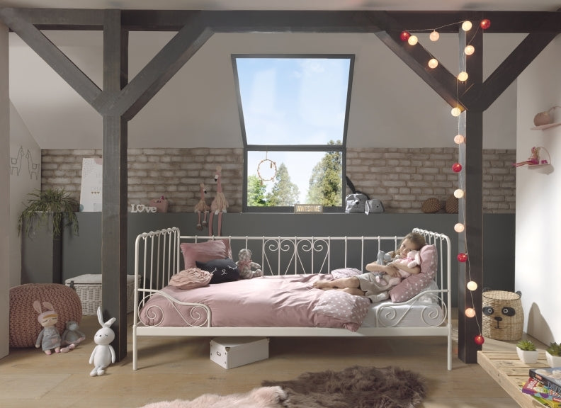 Alice Black Captain Bed Room