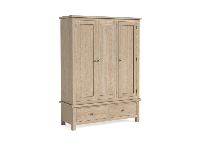 MODERN COUNTRY OAK TRIPLE WARDROBE__ FREE NATIONWIDE DELIVERY BY HOMELINE FURNITURE