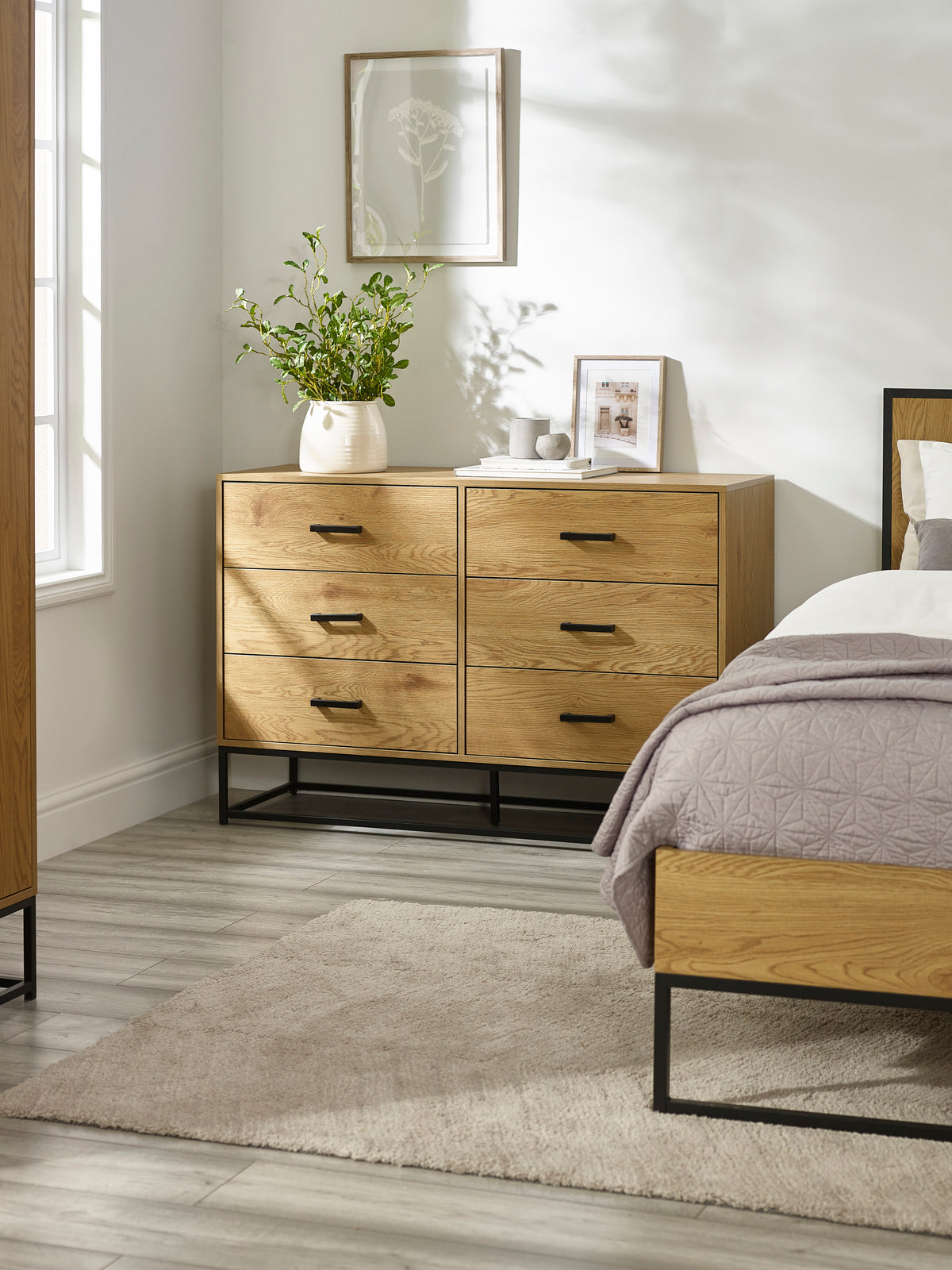 Harlow Light Oak Effect 6 Drawer Chest (oos)