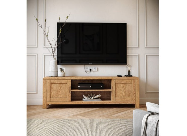 Thurlstone 1.6 m TV Stand – From Oak & Oak Veneers | Modern Media Table
