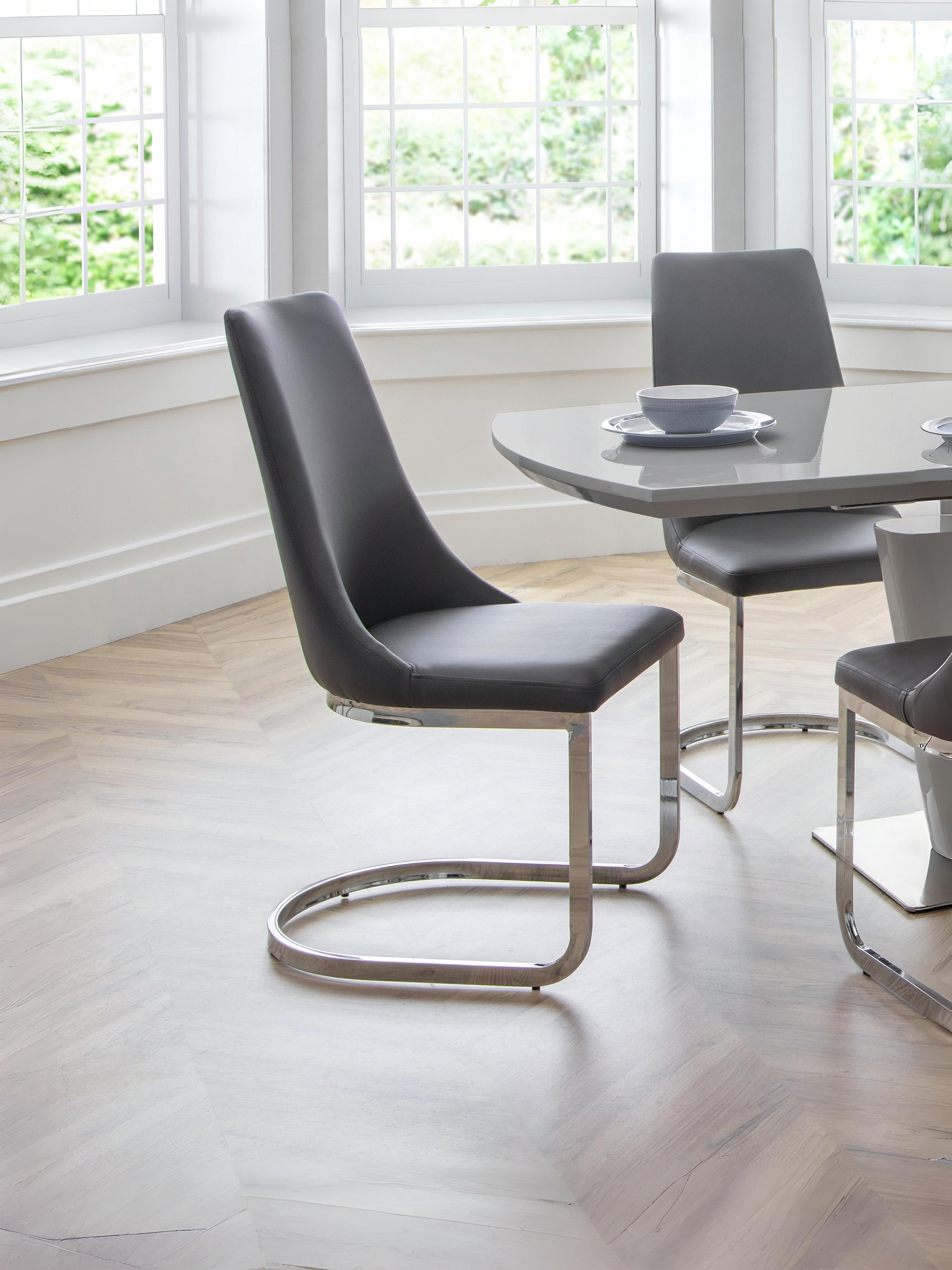 Set Of 2 Como Cantilever Dining Chairs