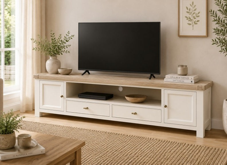 Windsor 2.1 m Rectangular TV Stand - Rustic Country Style Occasional Furniture With A Coconut White Frame & Oak Top – (GLH)