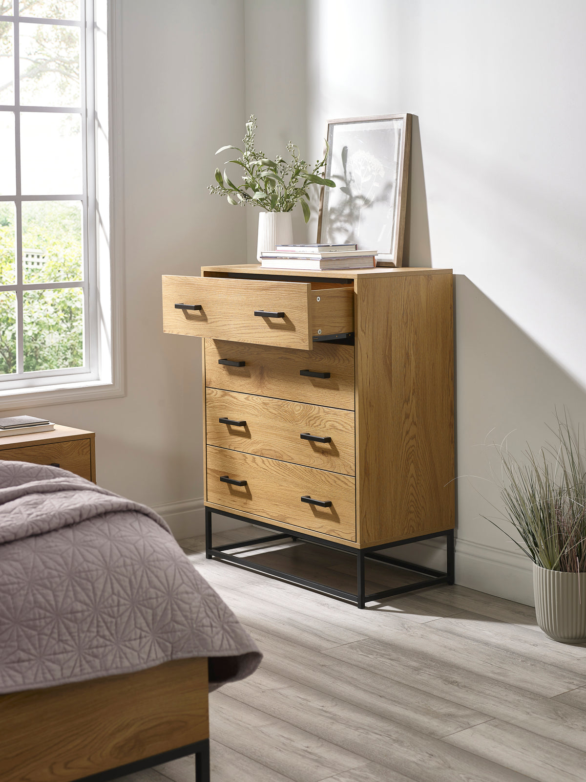 Harlow 4 Drawer Chest – Light Oak Effect with Black Metal Frame