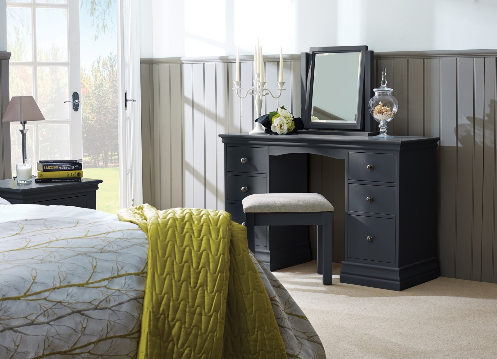 Bordeaux Charcoal