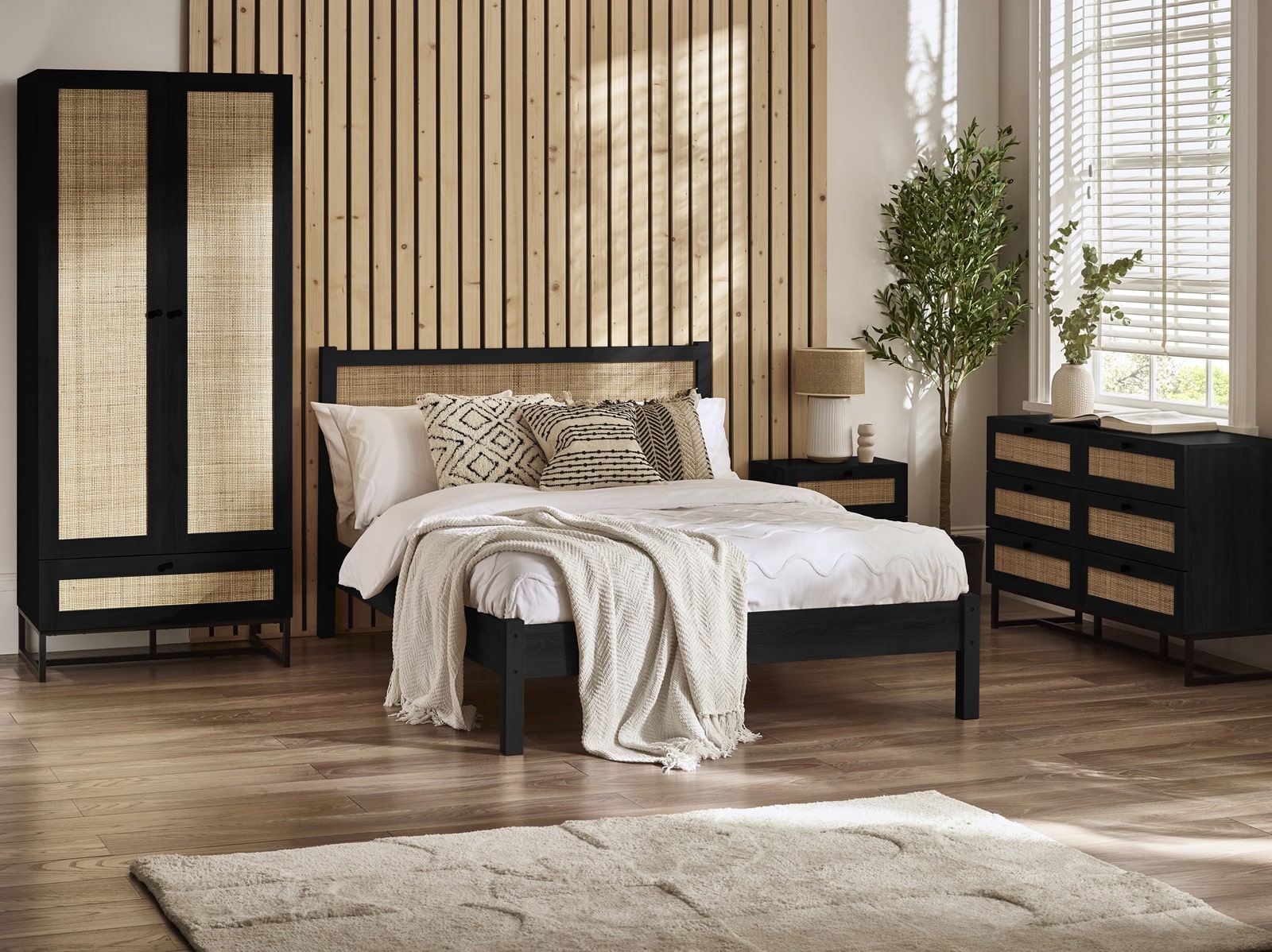 Padstow Black Collection