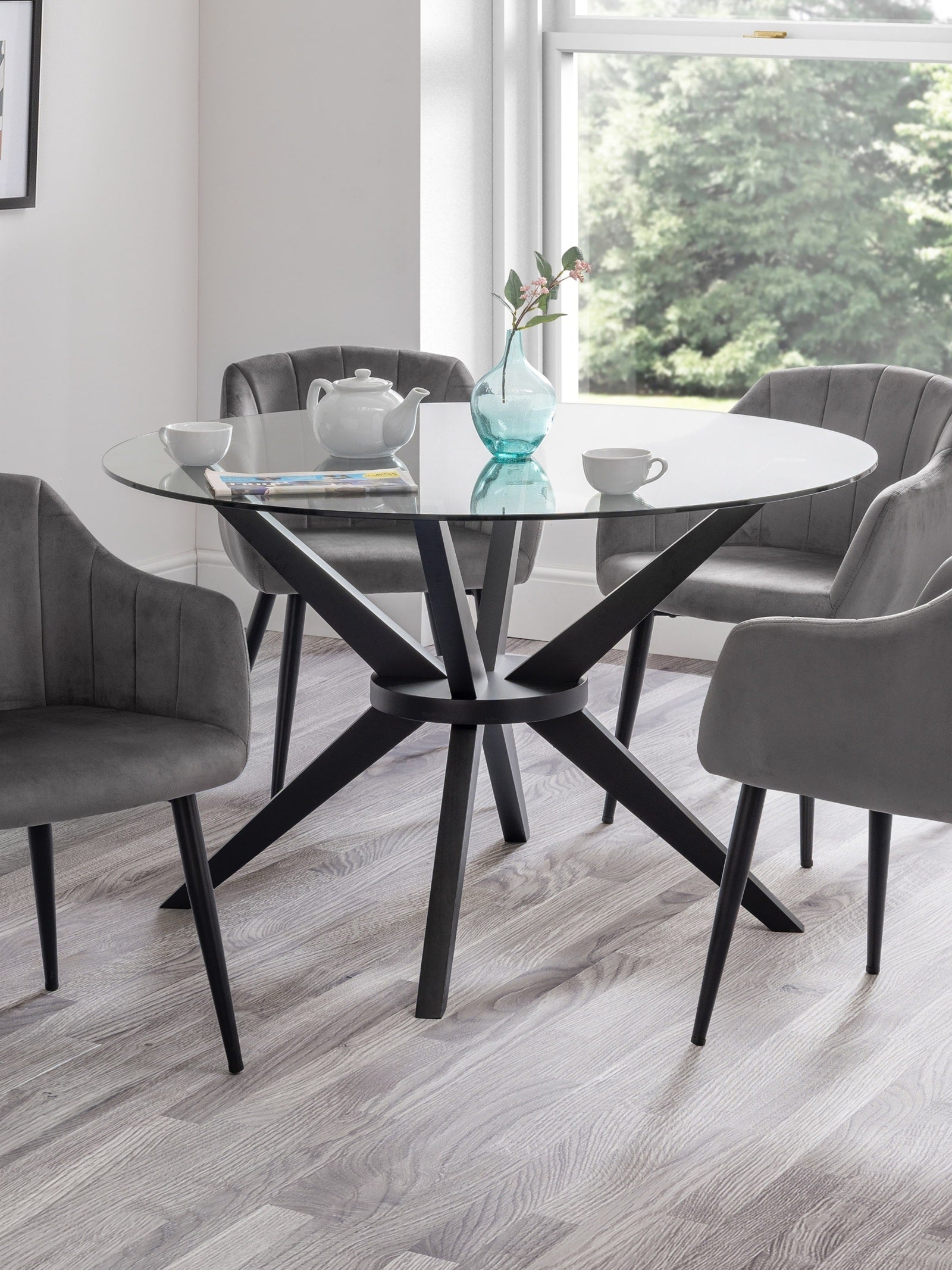 Round Dining Tables