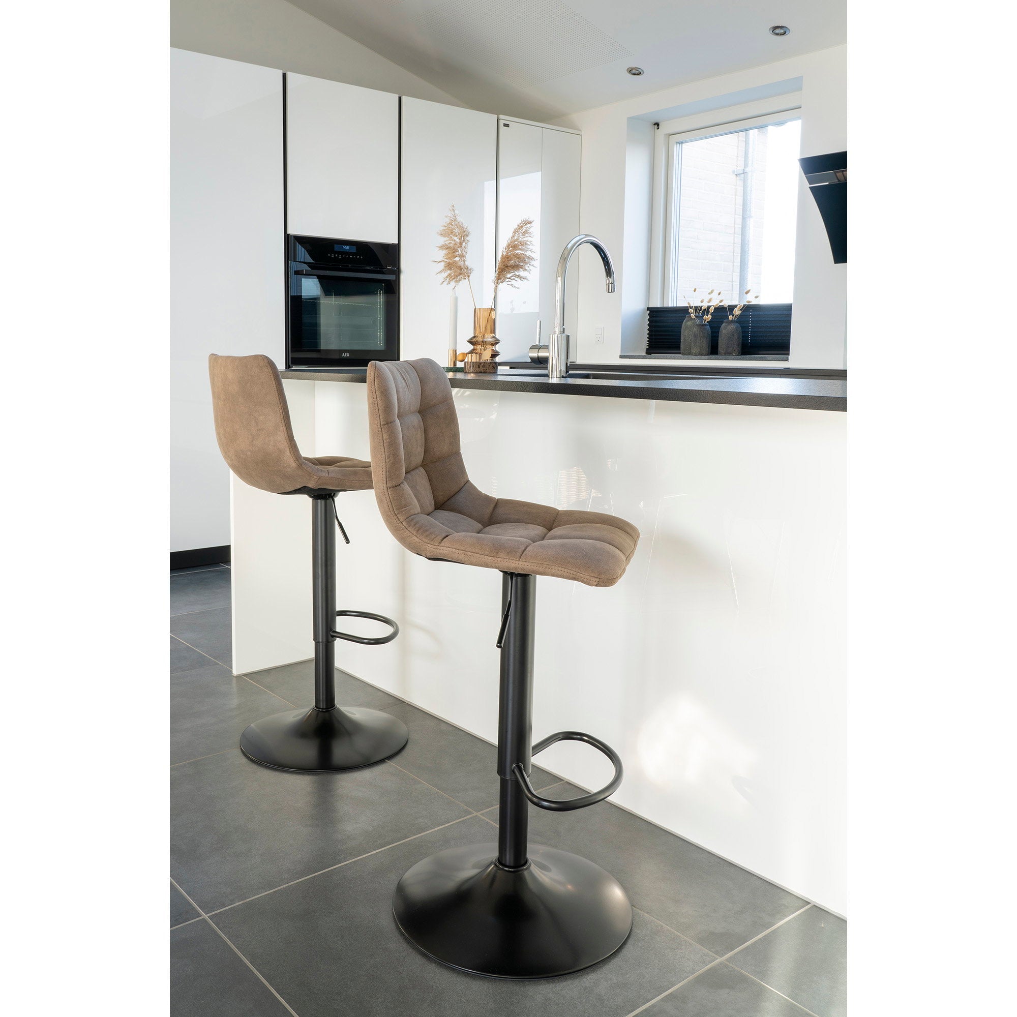 Set of 2 Middelfart Bar Chairs