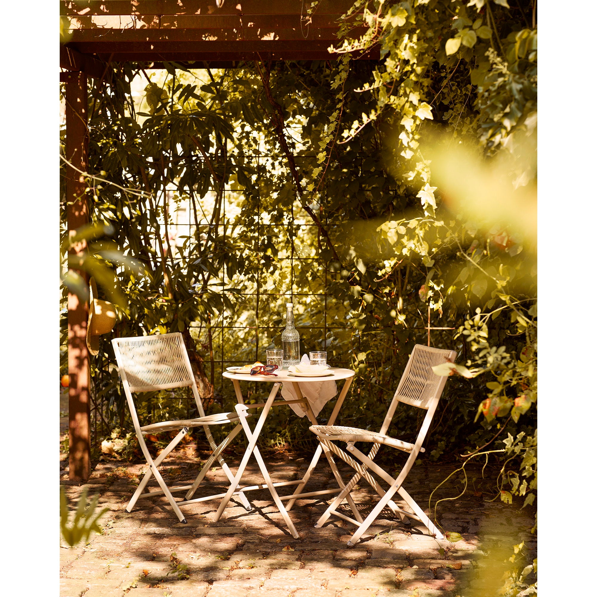Arcas Bistro Set