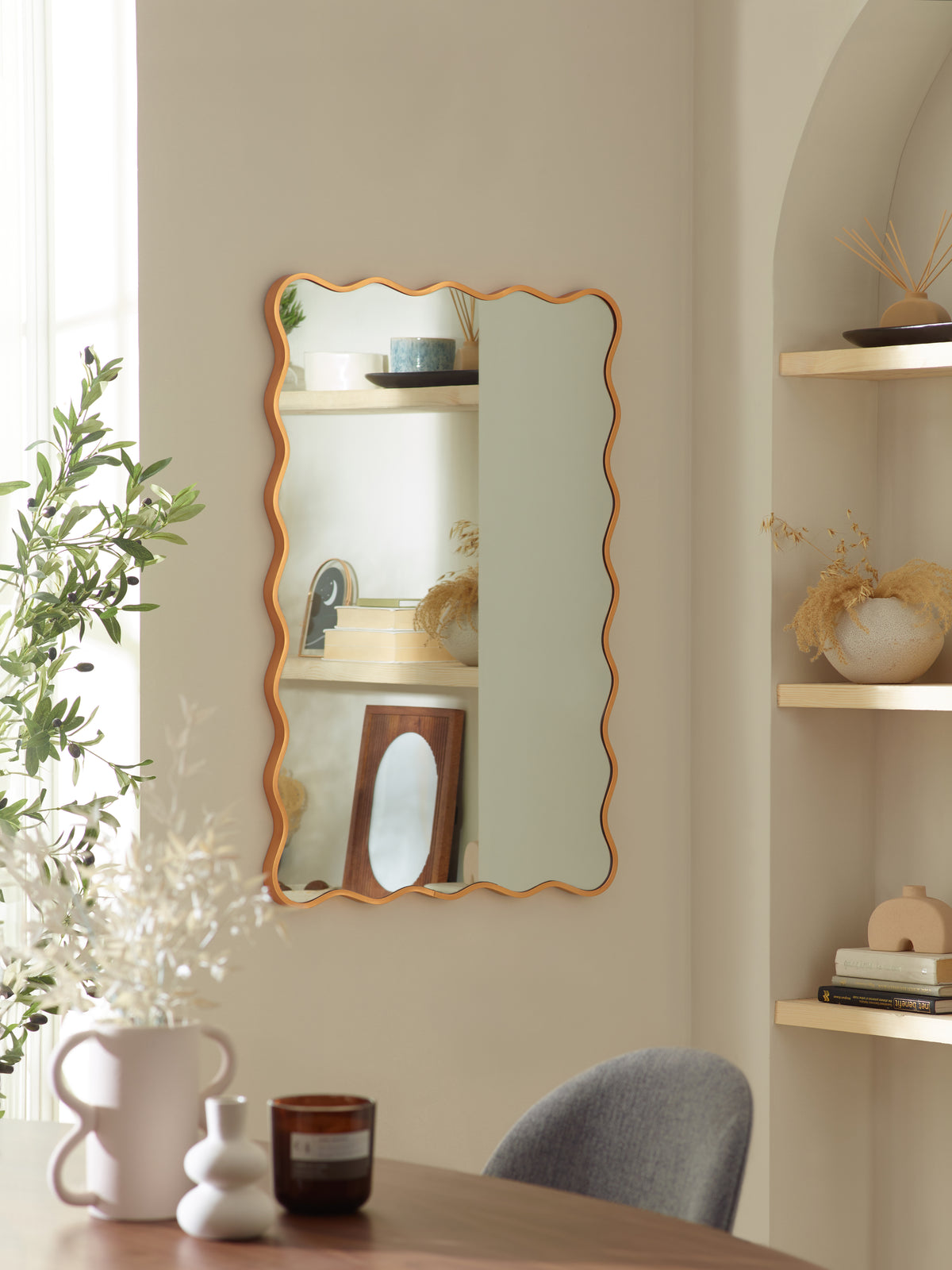 Stevie Wavy Edge Wall Mirror - Gold