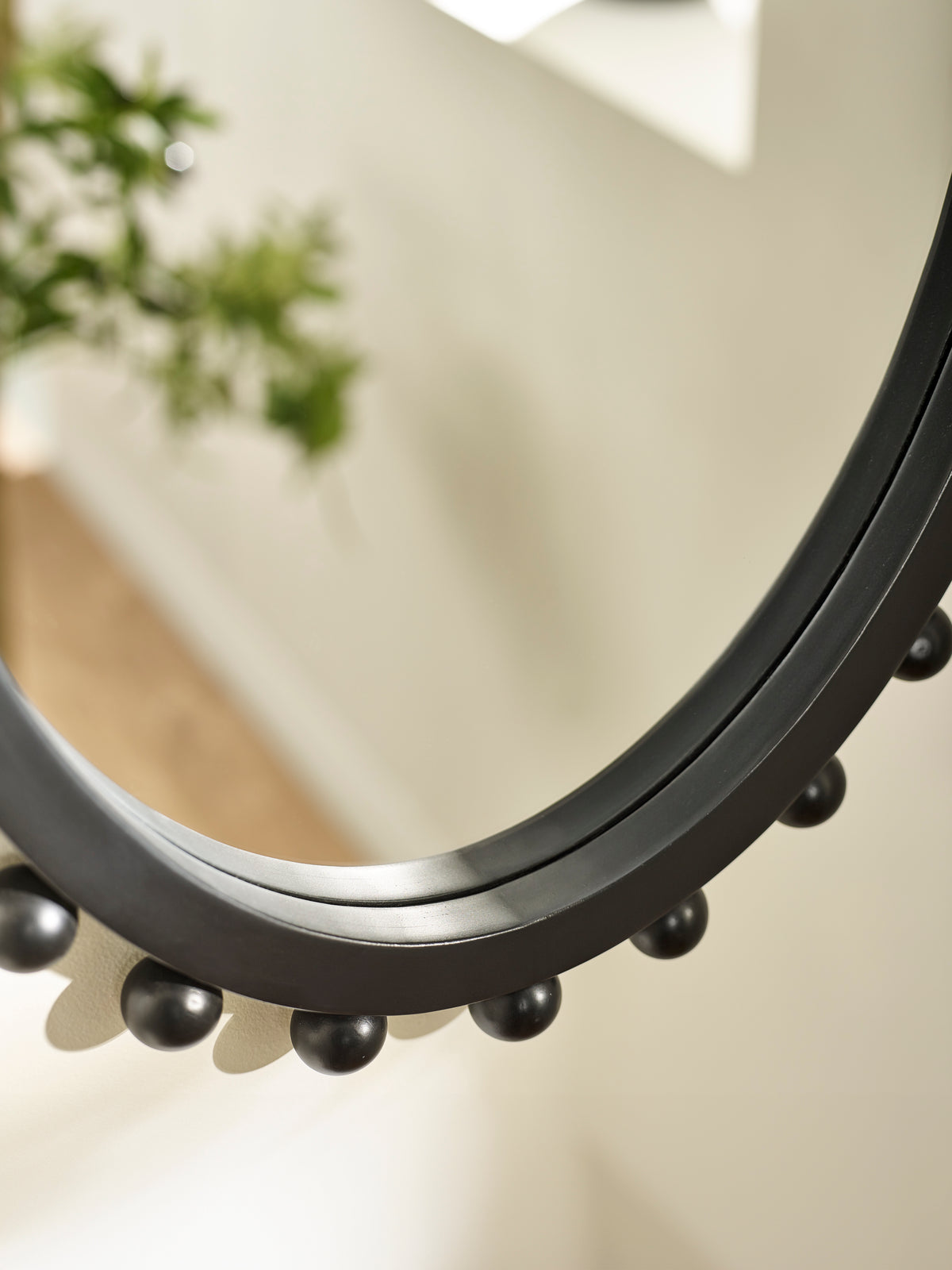 Hendrix Oval Beaded Wall Mirror - Black