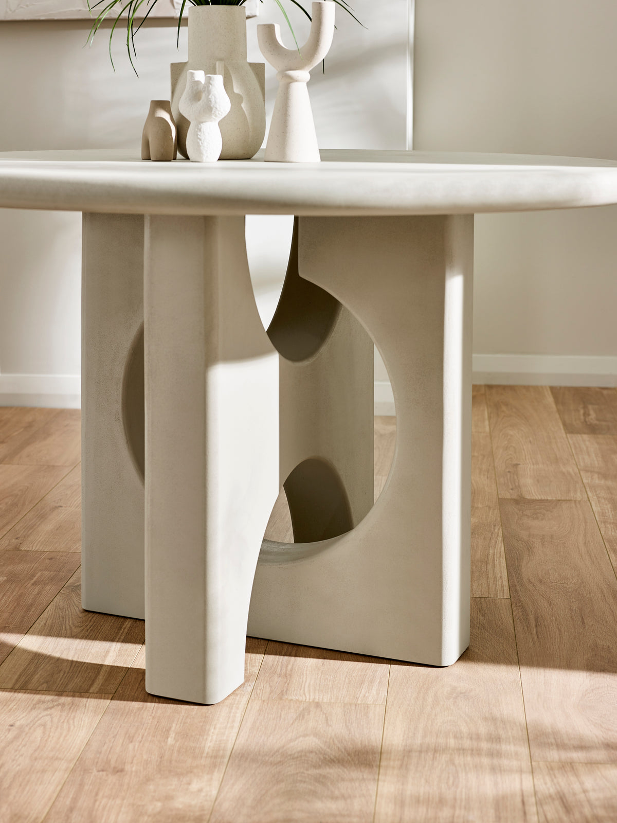 Thyra Round 4 Seater Dining Table - Grey Stone Effect
