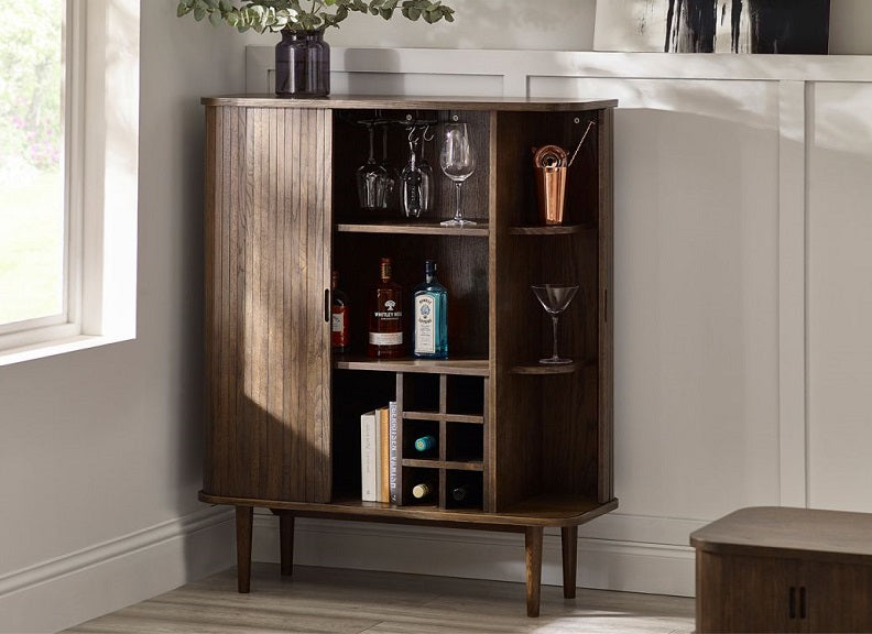 Arya Cabinet - Open - room