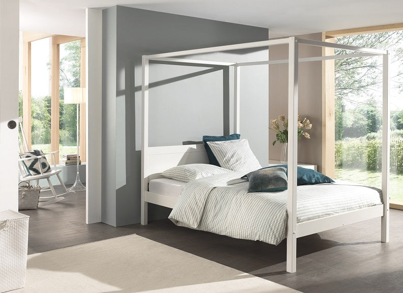 Pino Large Canopy Bed Room