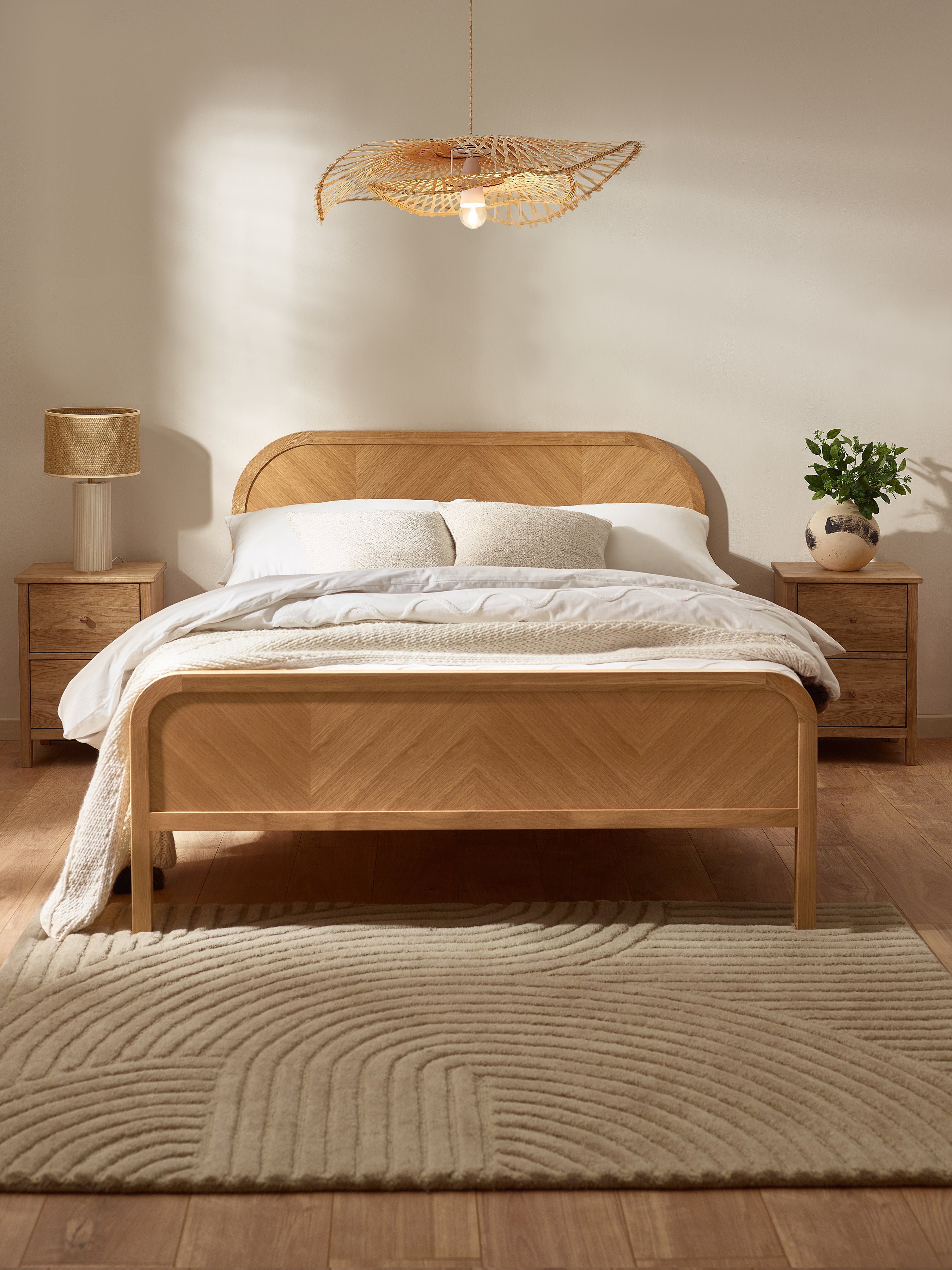 Milo Oak Chevron 150cm King Bed (oos)