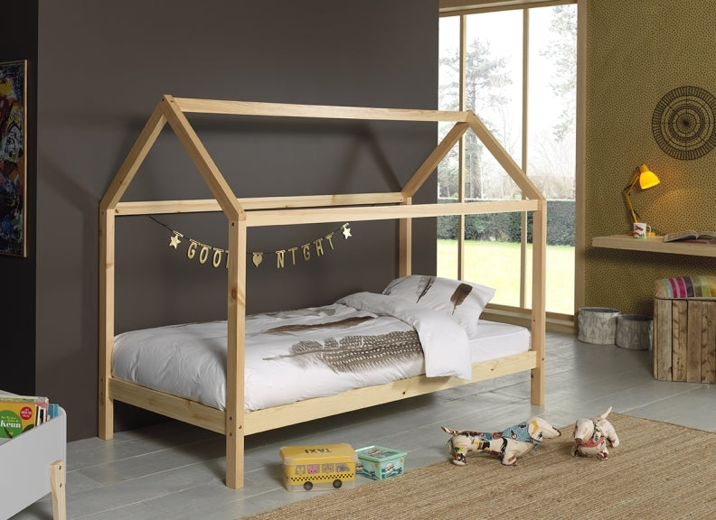 Dallas House Bed W/Roof & Beam - Room
