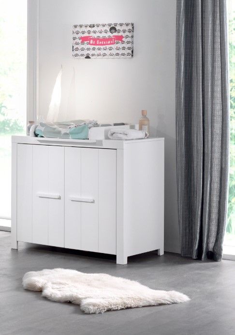Erik 2-Door Storage Chest - Stylish and Functional Furniture Solution