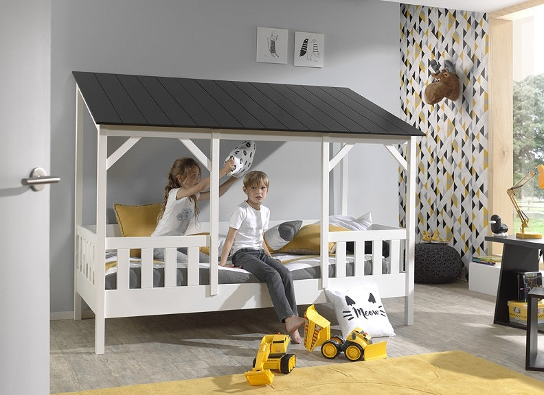 House Bed W/Black Roof - bedroom