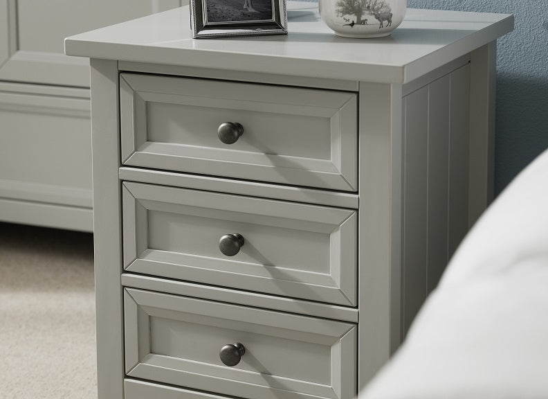 Maine Bedside - detail