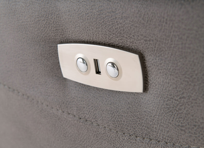 Layla Grey USB detail