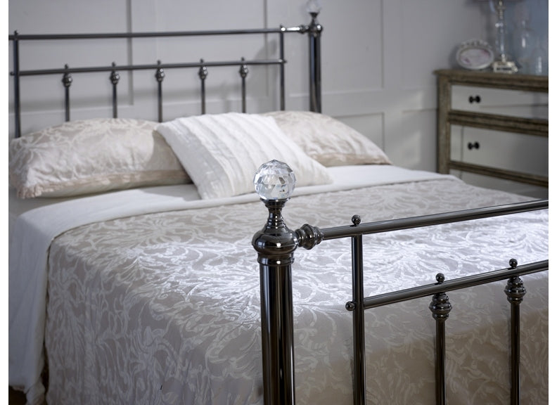 Kingston Bed With Crystal Finials