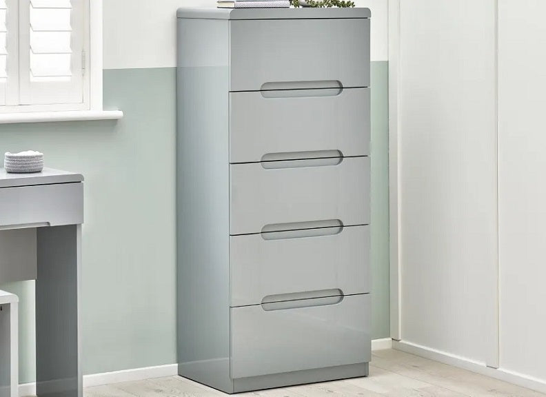 Manhattan Five Drawer Chest - room
