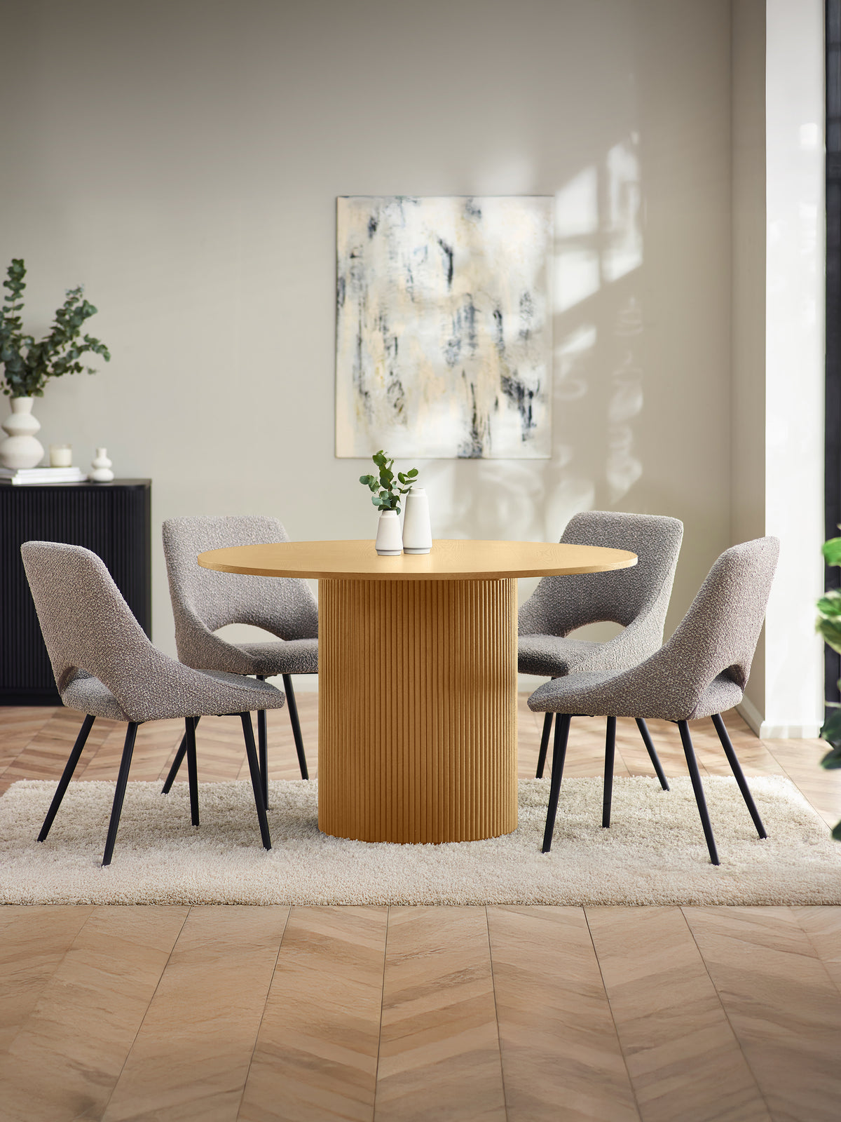 Louis Light Oak Fluted 120cm Round Dining Table