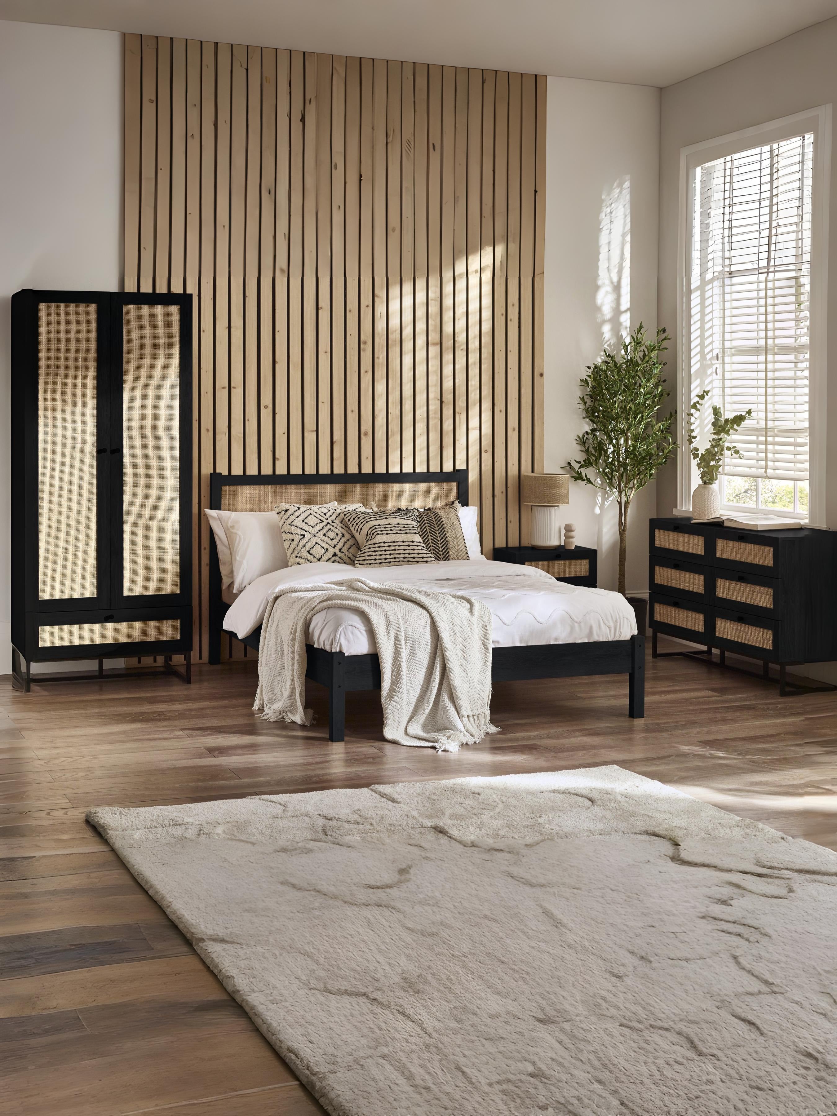 Padstow Rattan 150Cm King Bed - Black