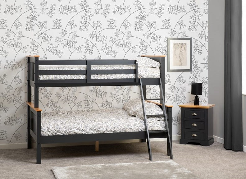 Neptune Triple Bunk Room In grey