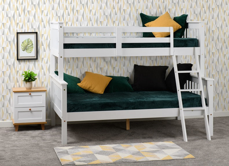 Neptune Triple Bunk In White Room