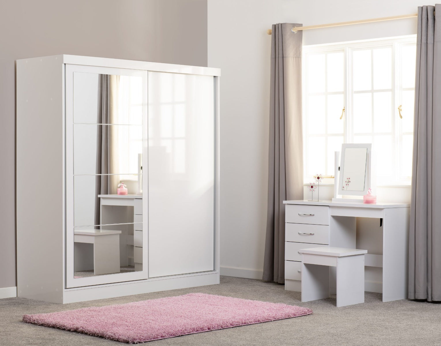 Nevada White Sliding Door Robe