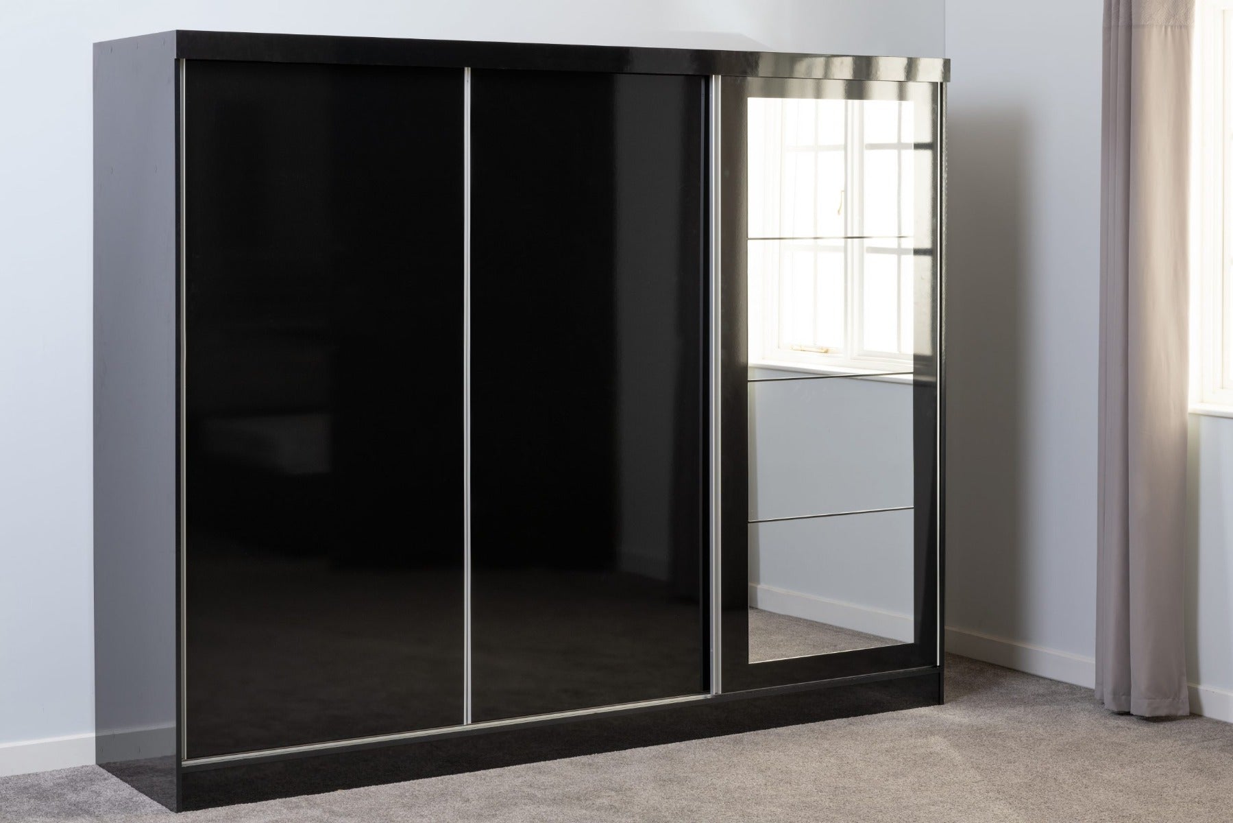 Nevada Black Gloss Three Door Sliding Wardrobe
