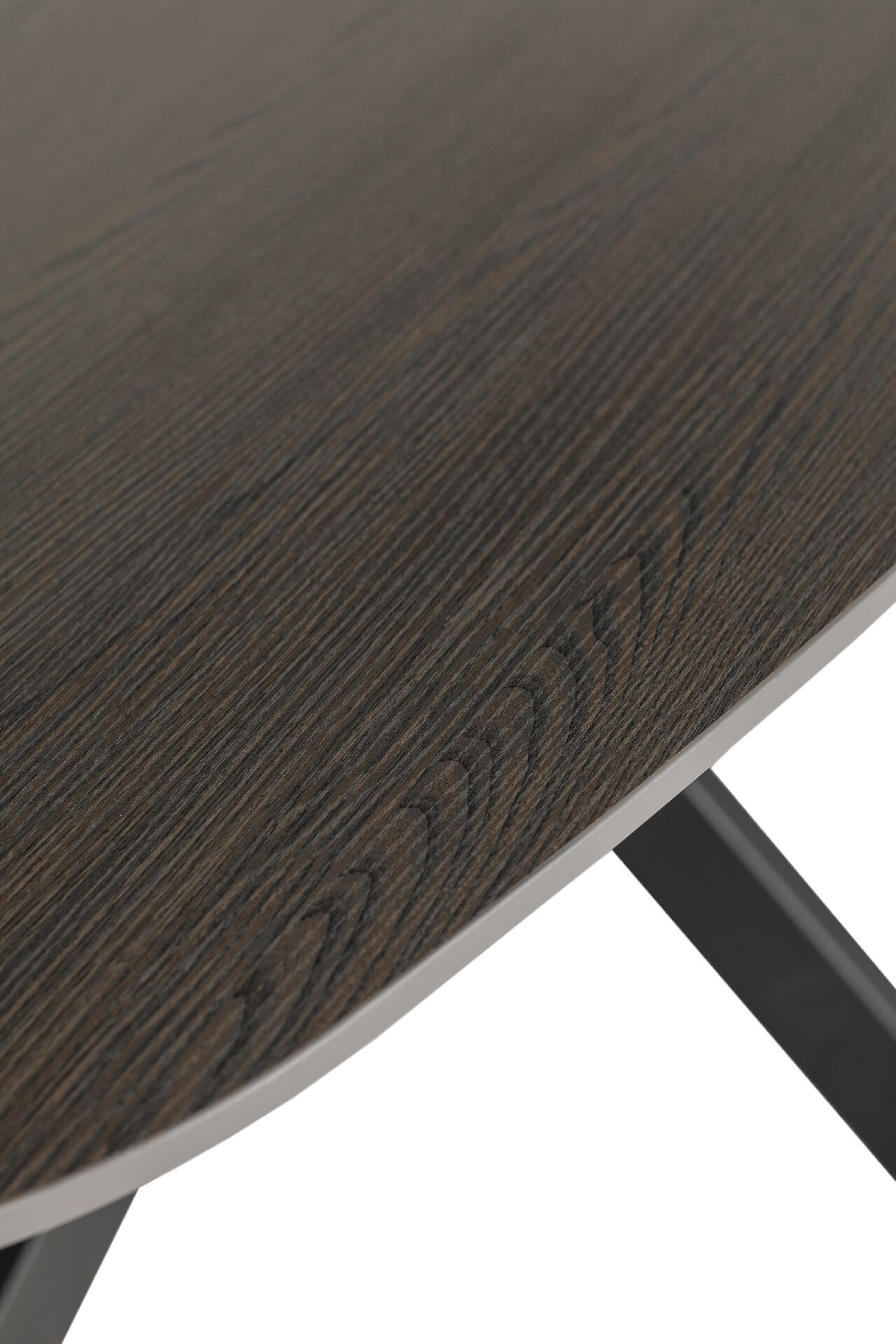 Sadia 2000 Oval Dining Table