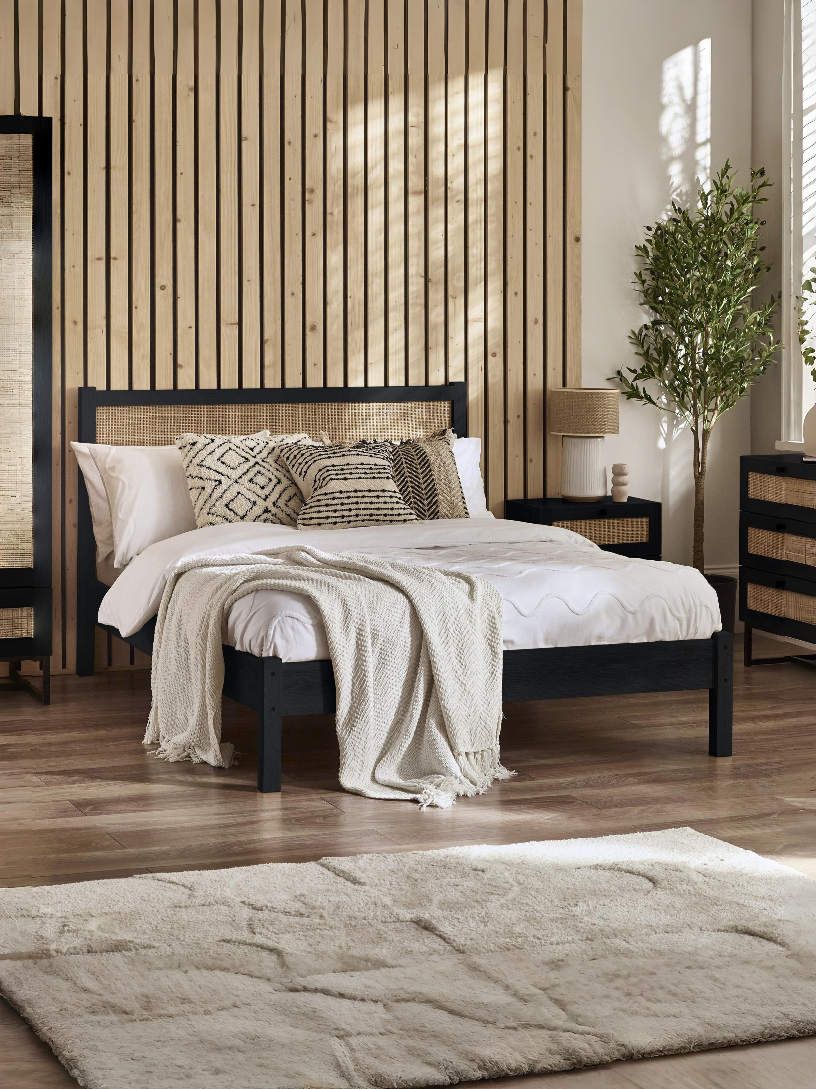 Padstow Rattan 135Cm Double Bed - Black