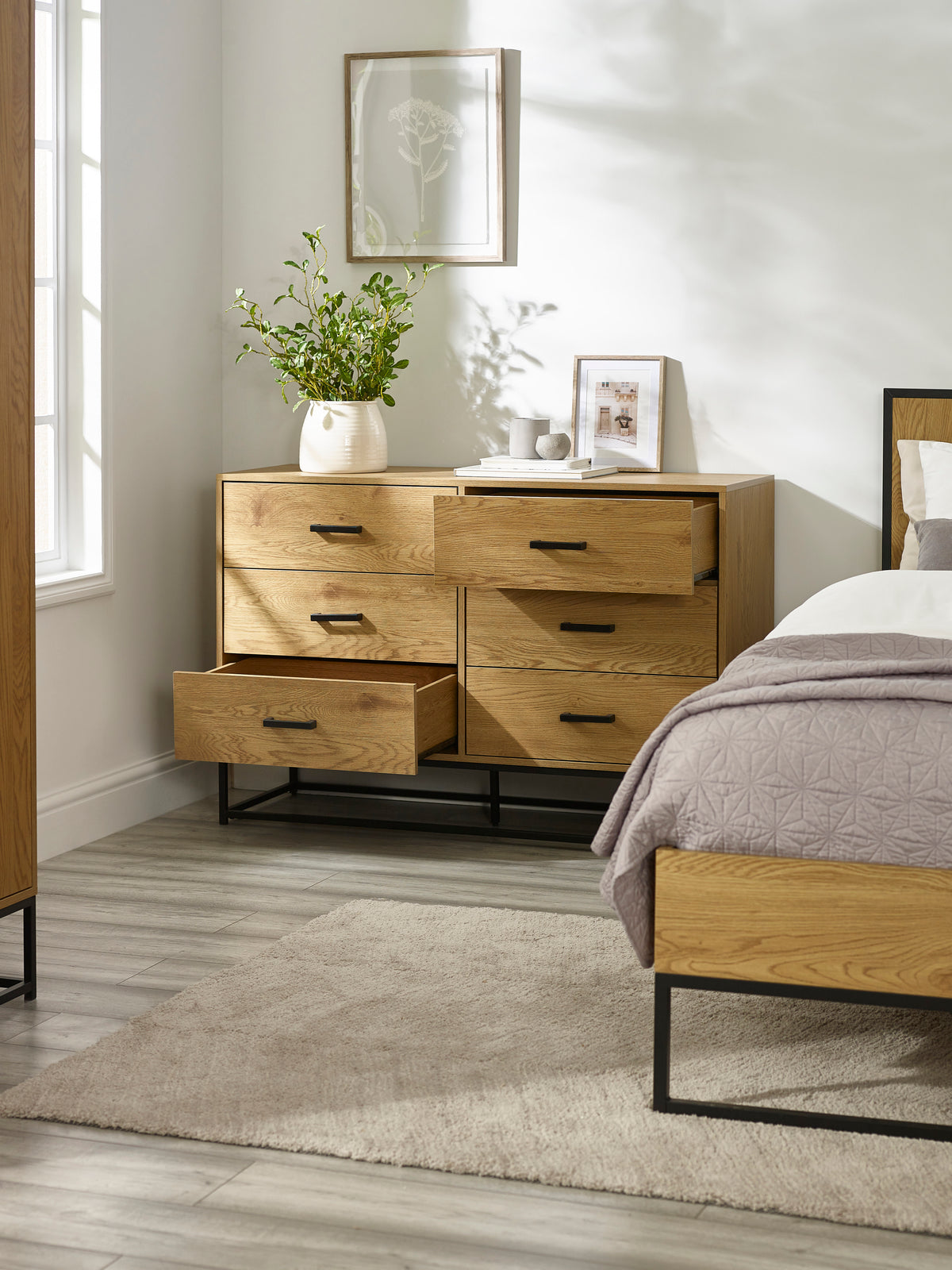 Harlow Light Oak Effect 6 Drawer Chest