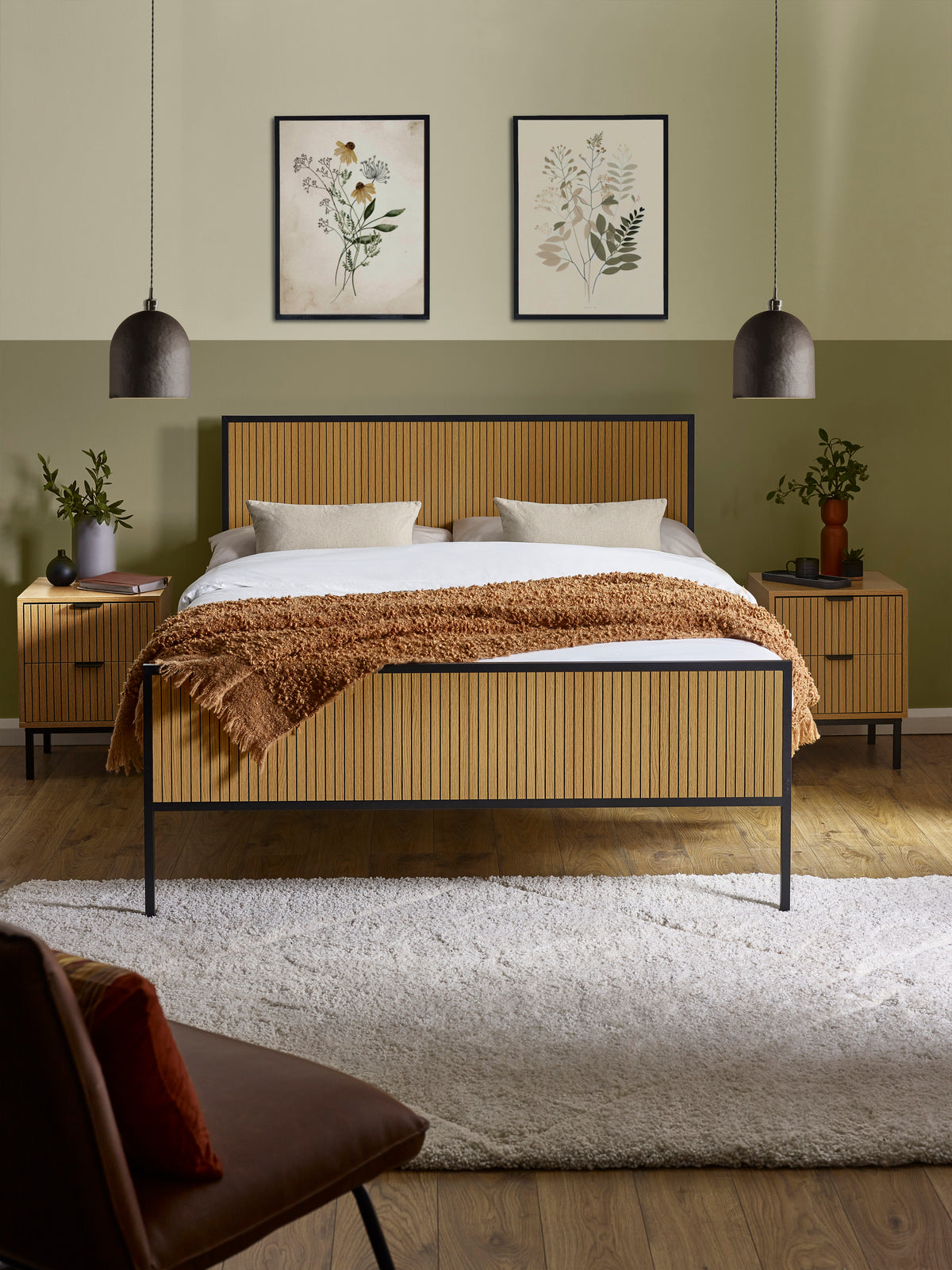 Sia Oak Effect 135cm Double Bed Frame (oos)