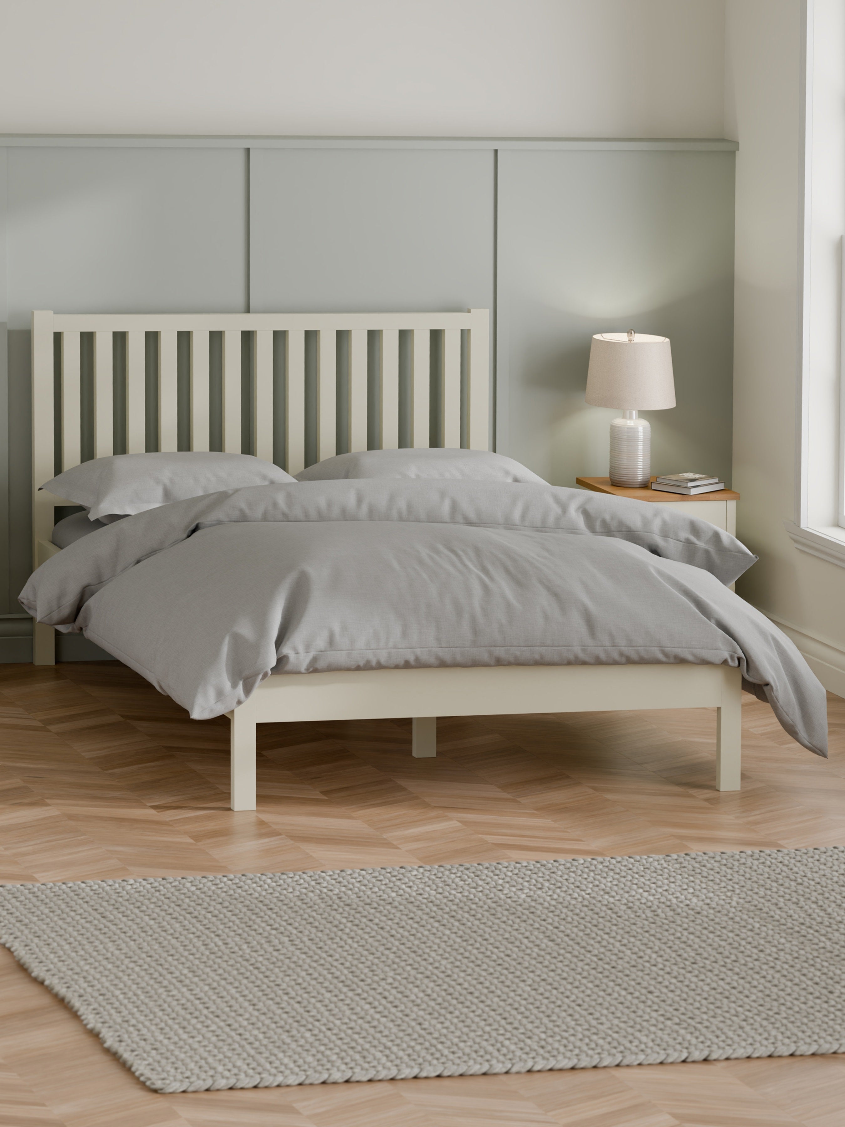 Coxmoor 150cm Bed - Ivory